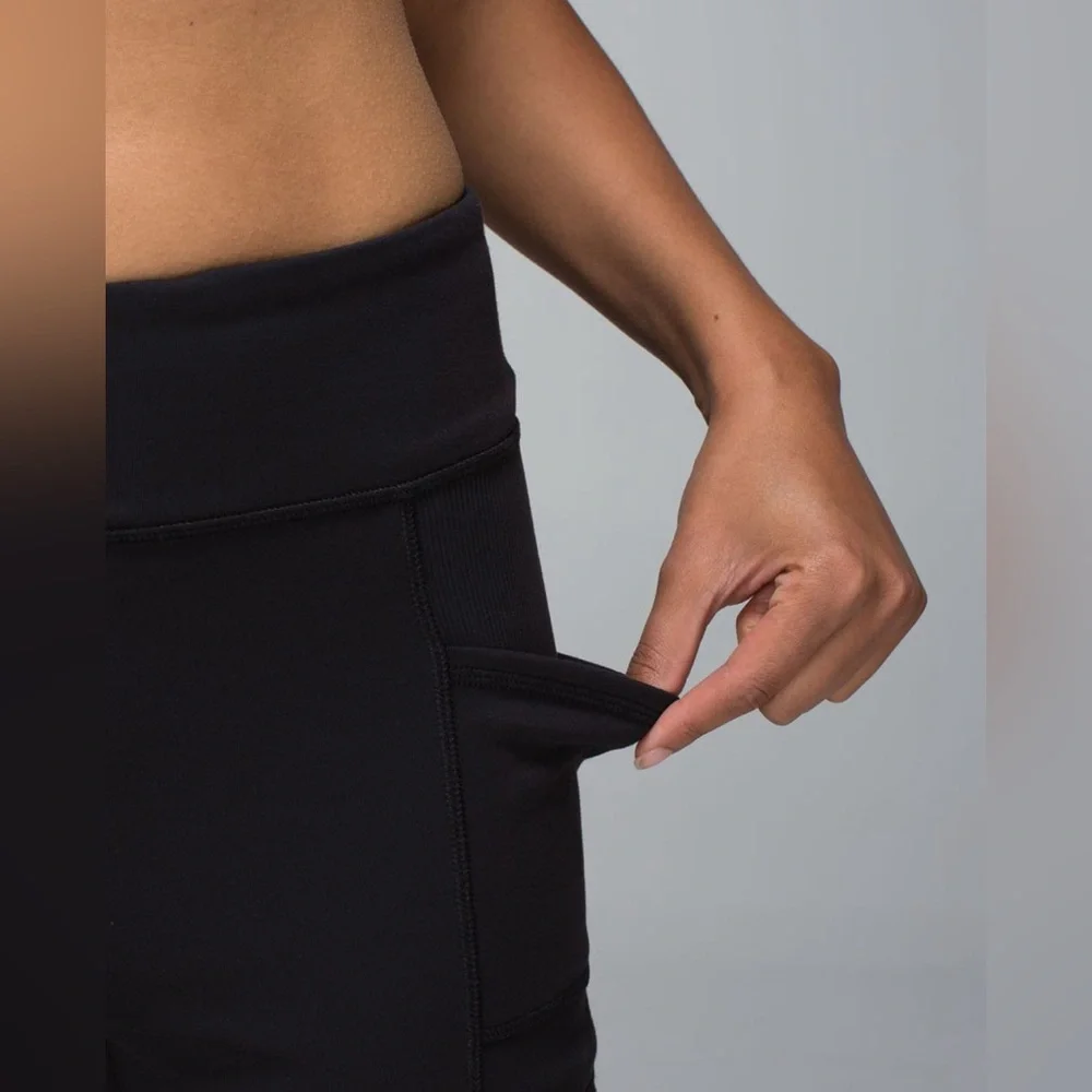 Lululemon Om & Roam Untight Tight
Black luon loose fit cargo pocket pants - Picture 5 of 16